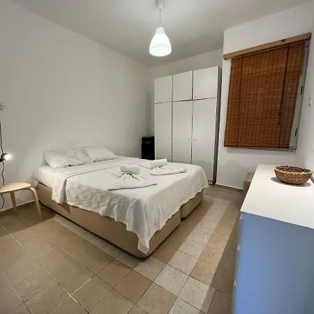 Charming Oasis W Balcony 1 Min To In