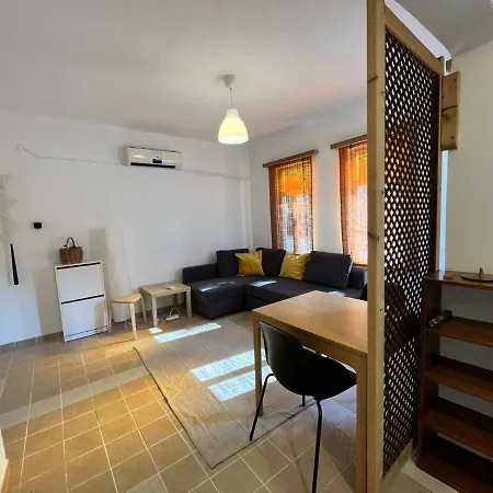 Apartment Charming Oasis W Balcony 1 Min To In *
